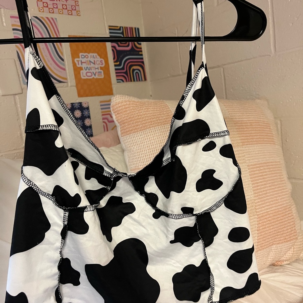 CUTE COW PRINT CROP TOP